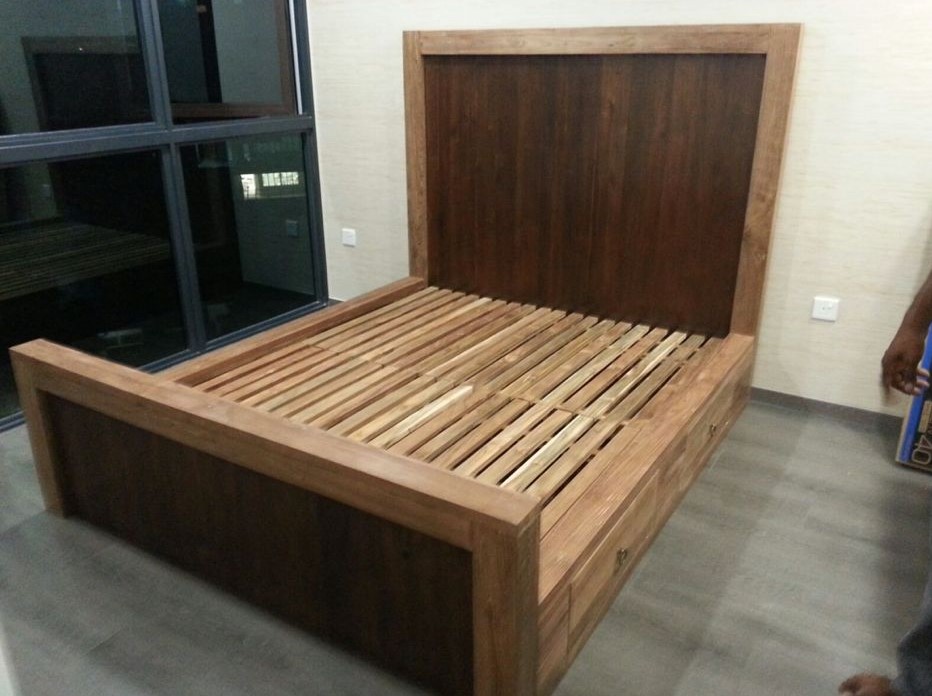 Solid Highback Bed Frame (QUEEN)