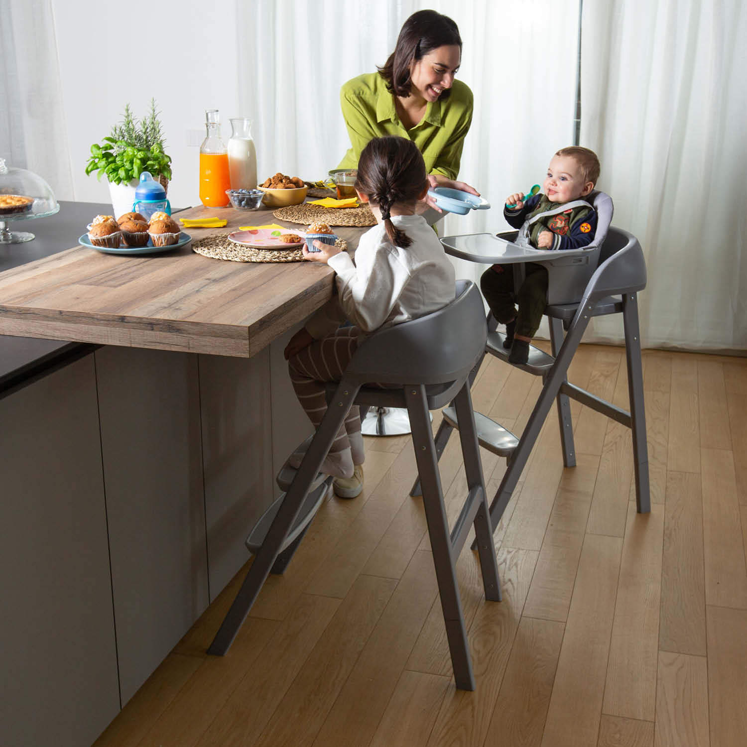 Crescendo Up Highchair