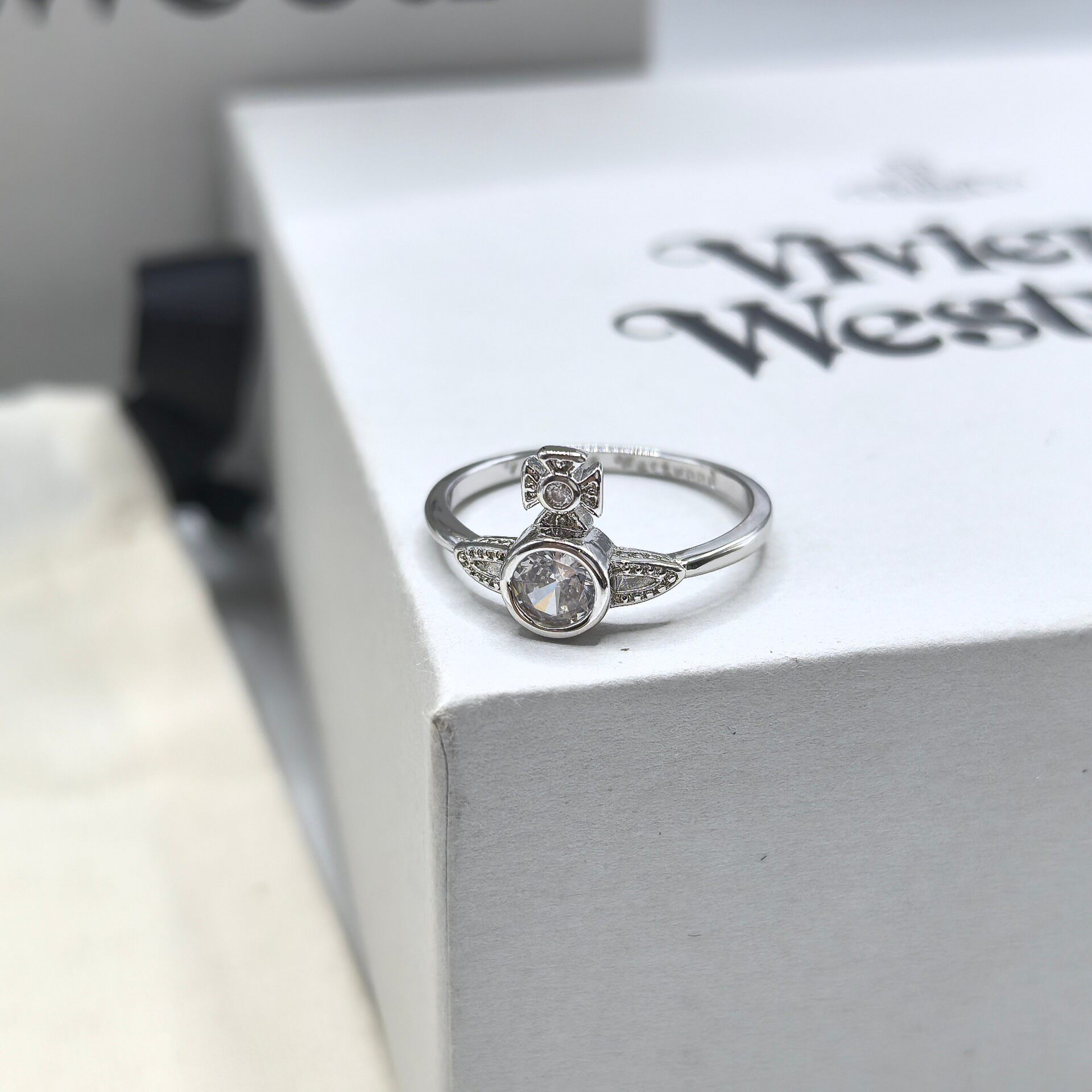 Vivienne Westwood ヴィヴィアン・ウエストウッド LONDON ORB リング