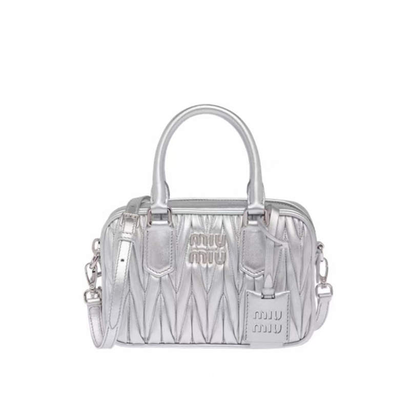 ◇【MIU MIU】レザー トップハンドルスモールバッグ