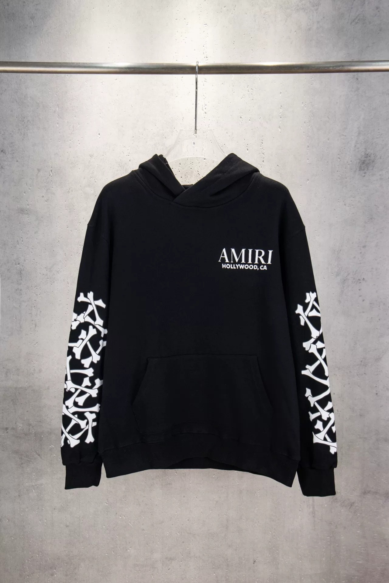 Amiri アミリ ロゴ Bone stacked フーディー パーカー 黒 関送込