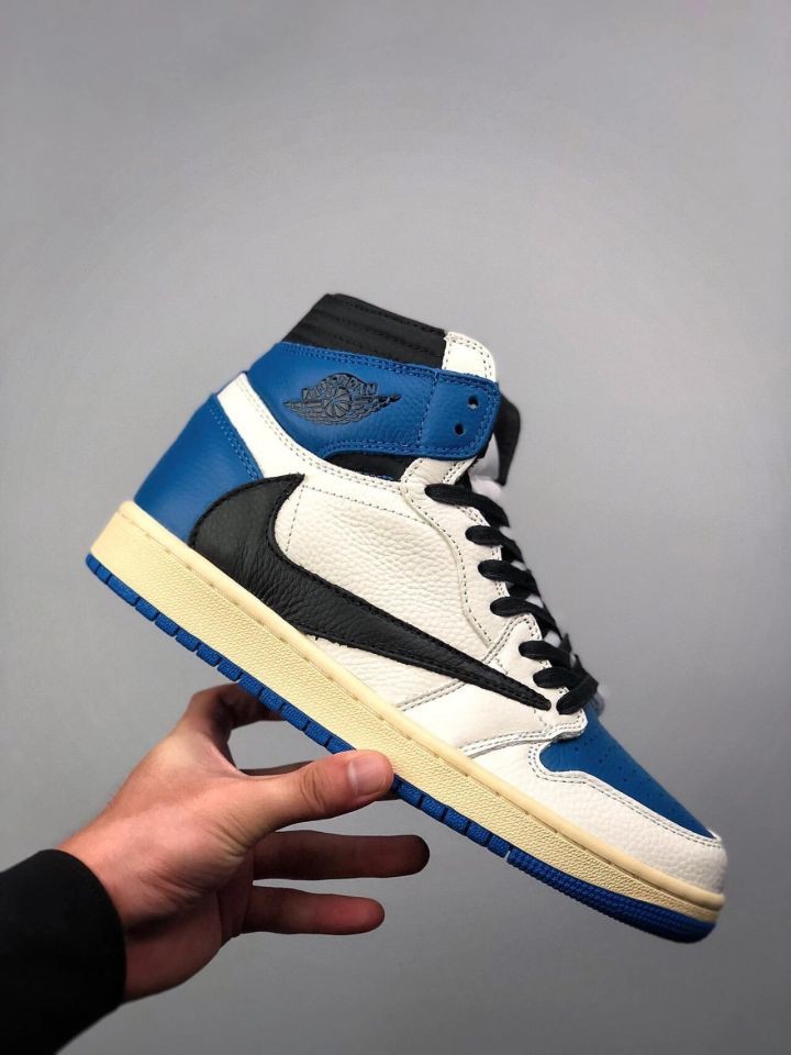 ordan トラヴィス・スコット × フラグメント × ナイキ エアジョーダン1 ハイ ""ミリタリーブルー"" Jordan 1 Retro High OG SP ""Fragment x Travis Scott"" Jordan トラヴィス・スコット × フラグメント × ナイキ エアジョーダン1 ハイ