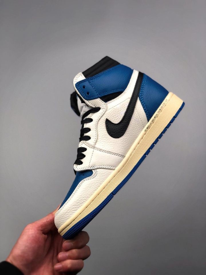 ordan トラヴィス・スコット × フラグメント × ナイキ エアジョーダン1 ハイ ""ミリタリーブルー"" Jordan 1 Retro High OG SP ""Fragment x Travis Scott"" Jordan トラヴィス・スコット × フラグメント × ナイキ エアジョーダン1 ハイ