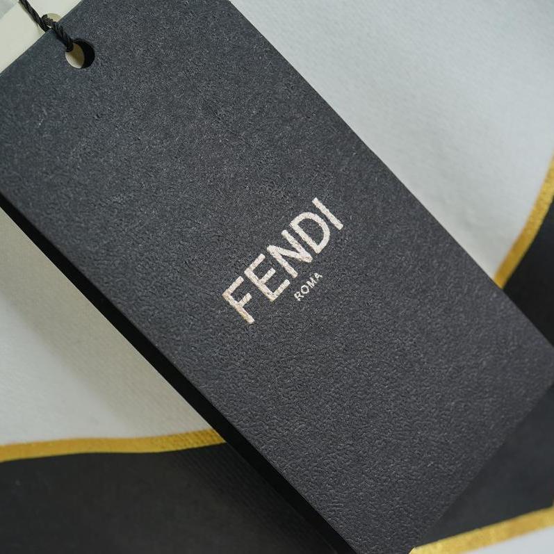 FENDI  パーカー フェンディ プレントおしゃれ カジュアル 丸首 通勤 通学 男女兼用