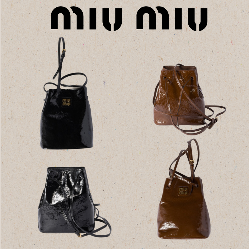 MIUMIU ショルダーバッグ　ナプラックパテントレザー ポーチ