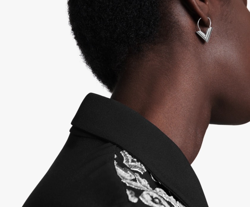 【国内発送/直営店】ピアス エセンシャルV ラッピング付き ギフト プレゼント 新品 正規品