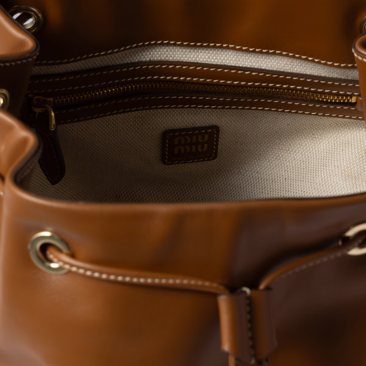 【MIU MIU】ミュウミュウレザー バックパック