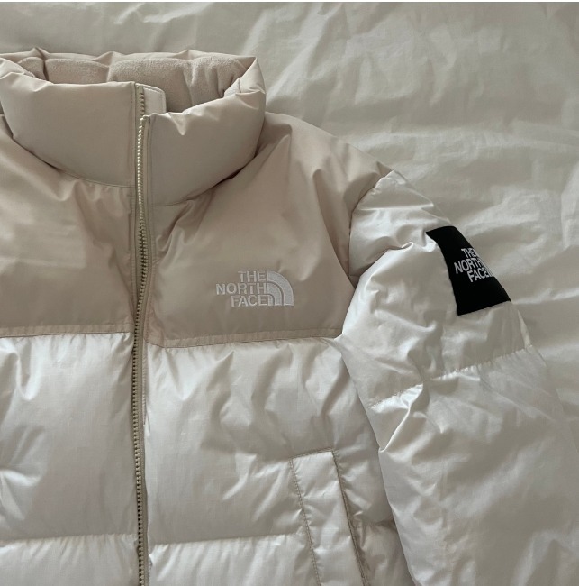 [ノースフェイス]☆W'S NOVELTY NUPTSE ダウンジャケット☆CREAM
