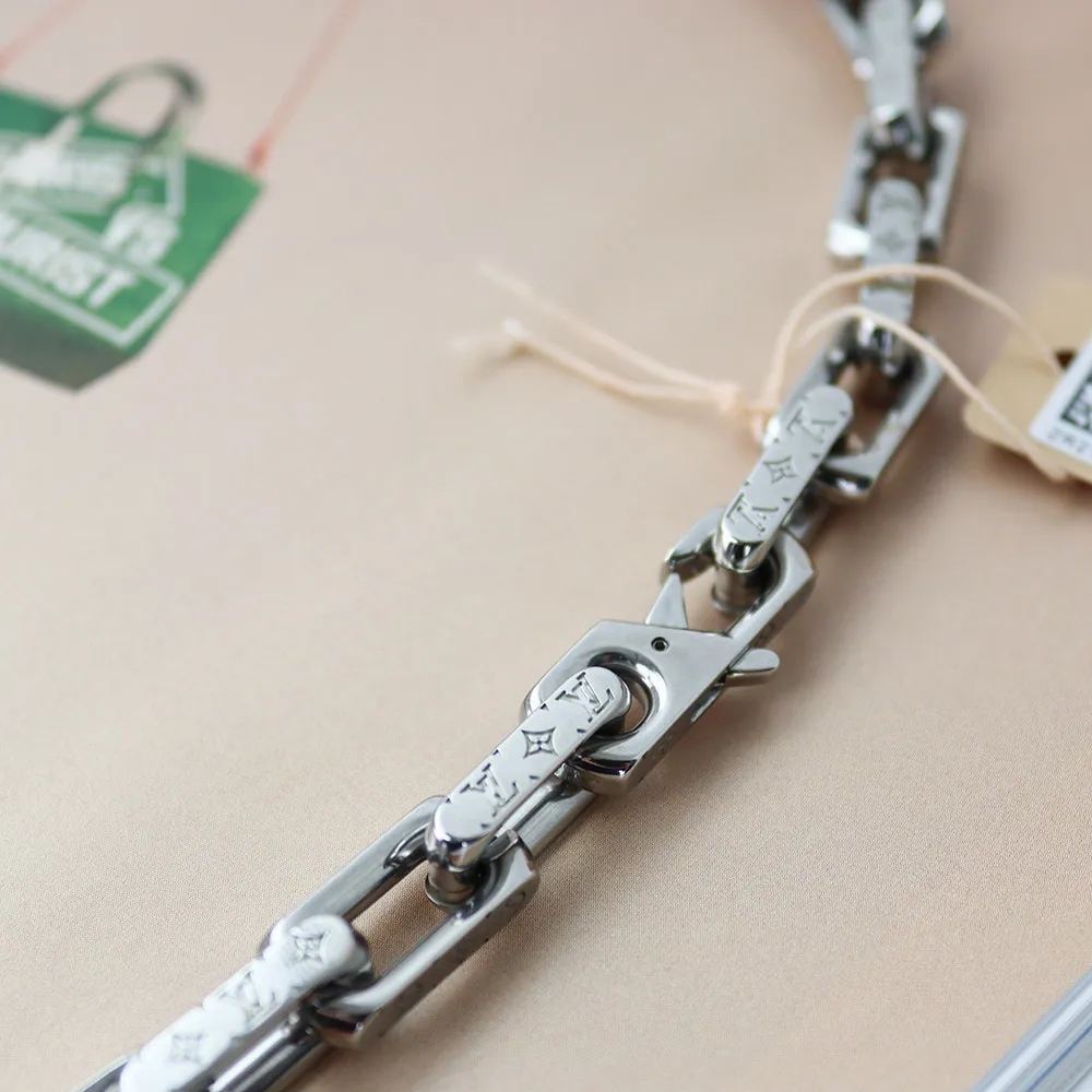 【国内発送/直営店】ネックレス BTS 防弾少年団 のジョングク着用 ♪ 完売必至 ★コリエ チェーン モノグラム