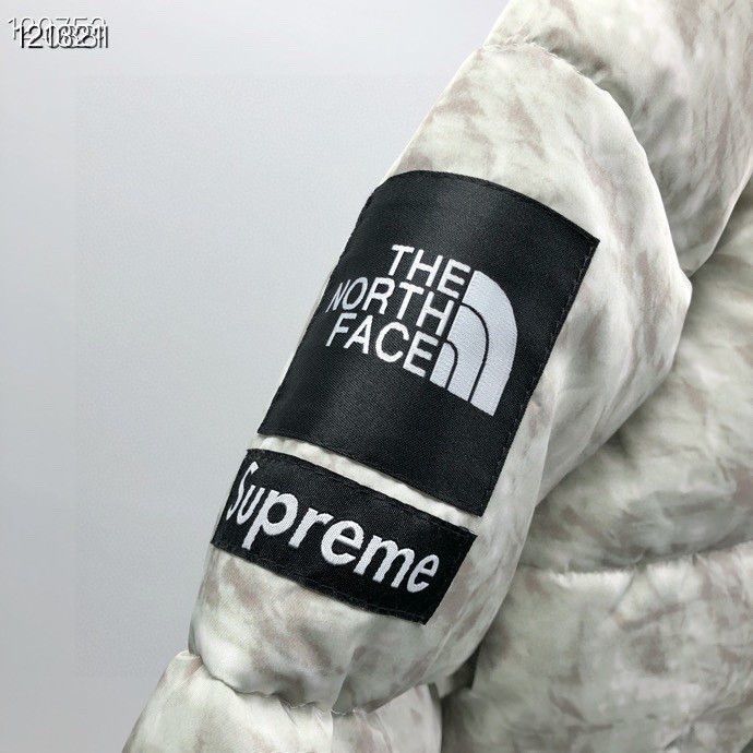 【The North Face × Supreme】【全国送料無料】数量限定発売  ダウンジャケット