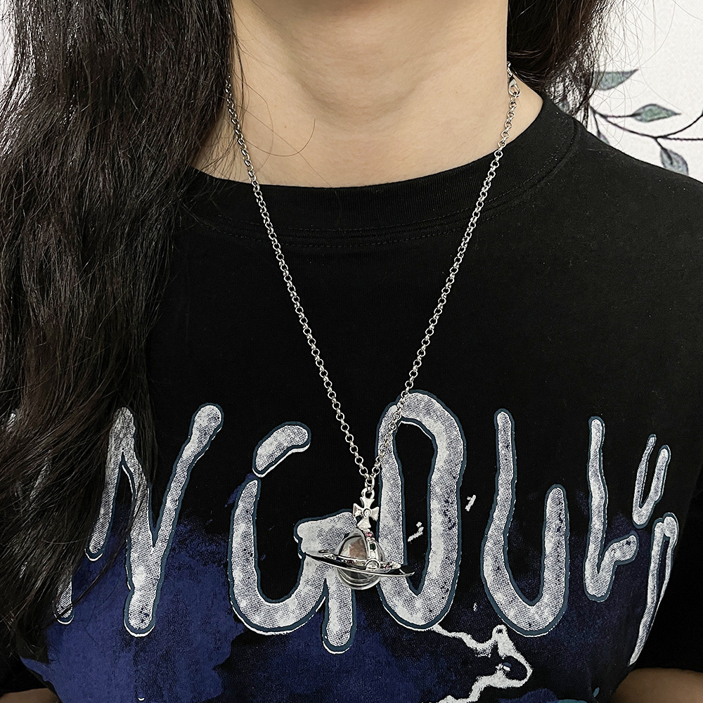 Vivienne Westwood（ヴィヴィアンウエストウッド）オーブ ネックレス