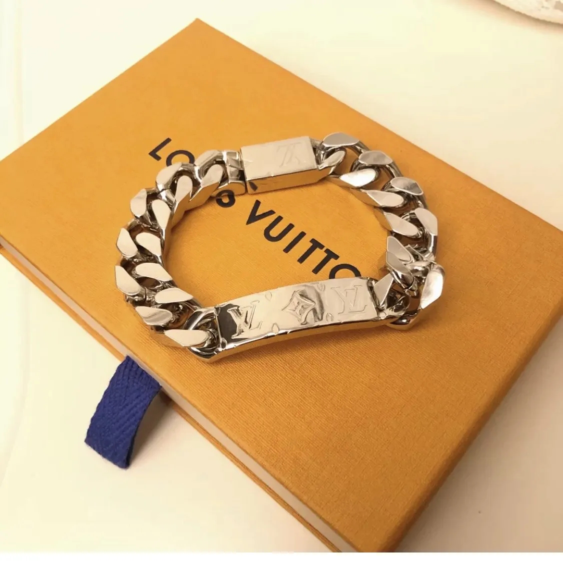 【国内発送/直営店】チェーンブレスレット モノグラム