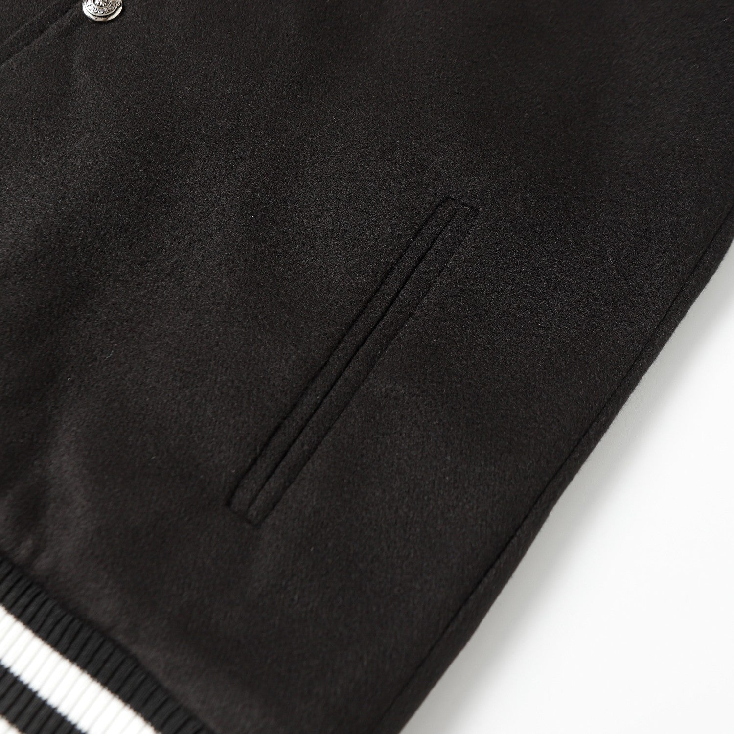 【Chrome Hearts】クロムハーツ クロス刺繍 レザースリーブ ブラック バーシティジャケット（スタジャン） ストリートスタイル