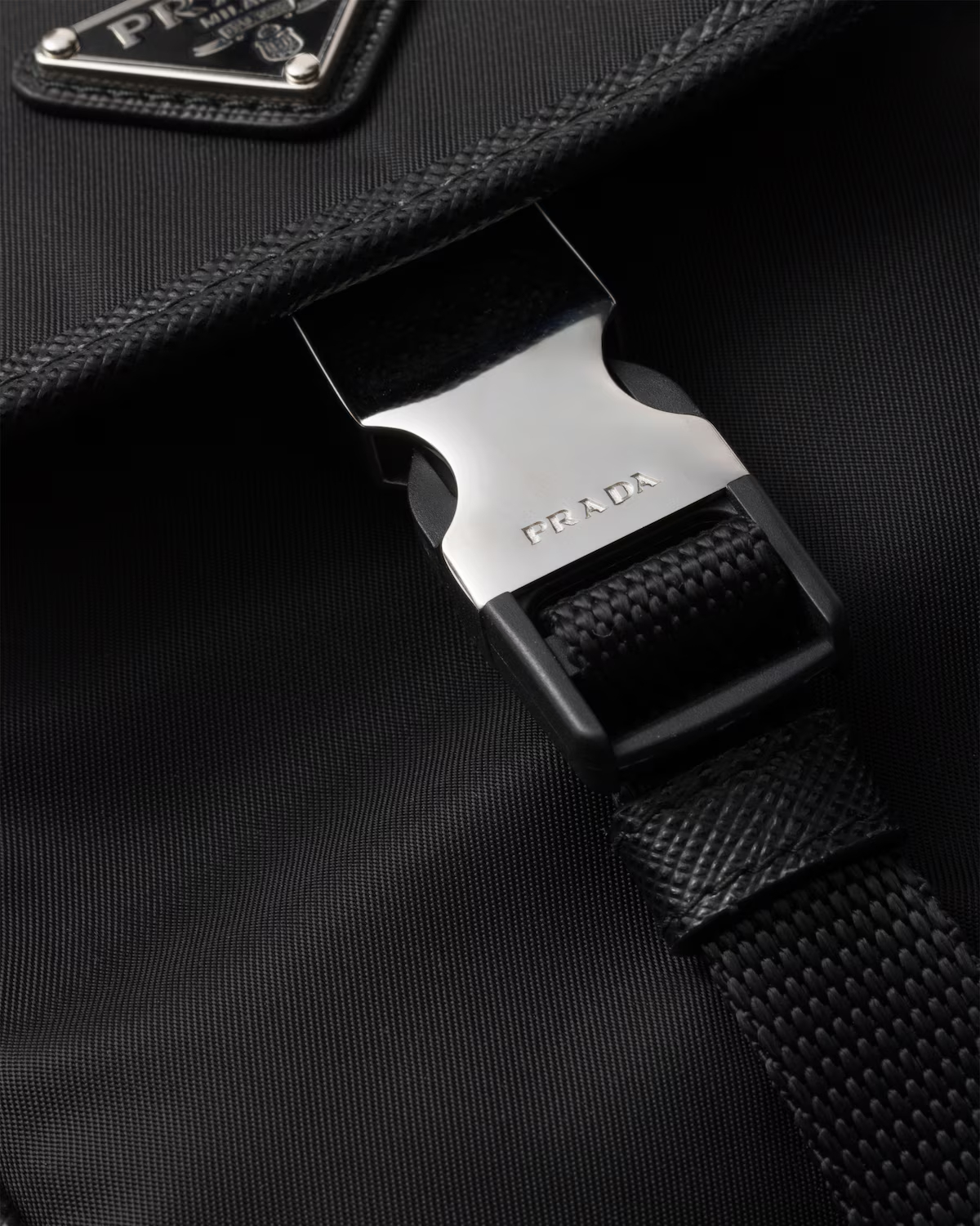 PRADA プラダ ショルダーバッグメンズ クロスボディバッグ Re-Nylon xレザー トライアングルロゴ ポーチ付き 鞄