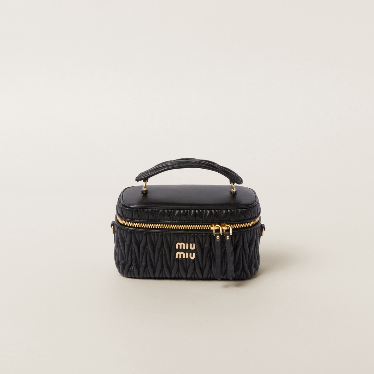 MIUMIU マテラッセレザー ショルダーバッグ
