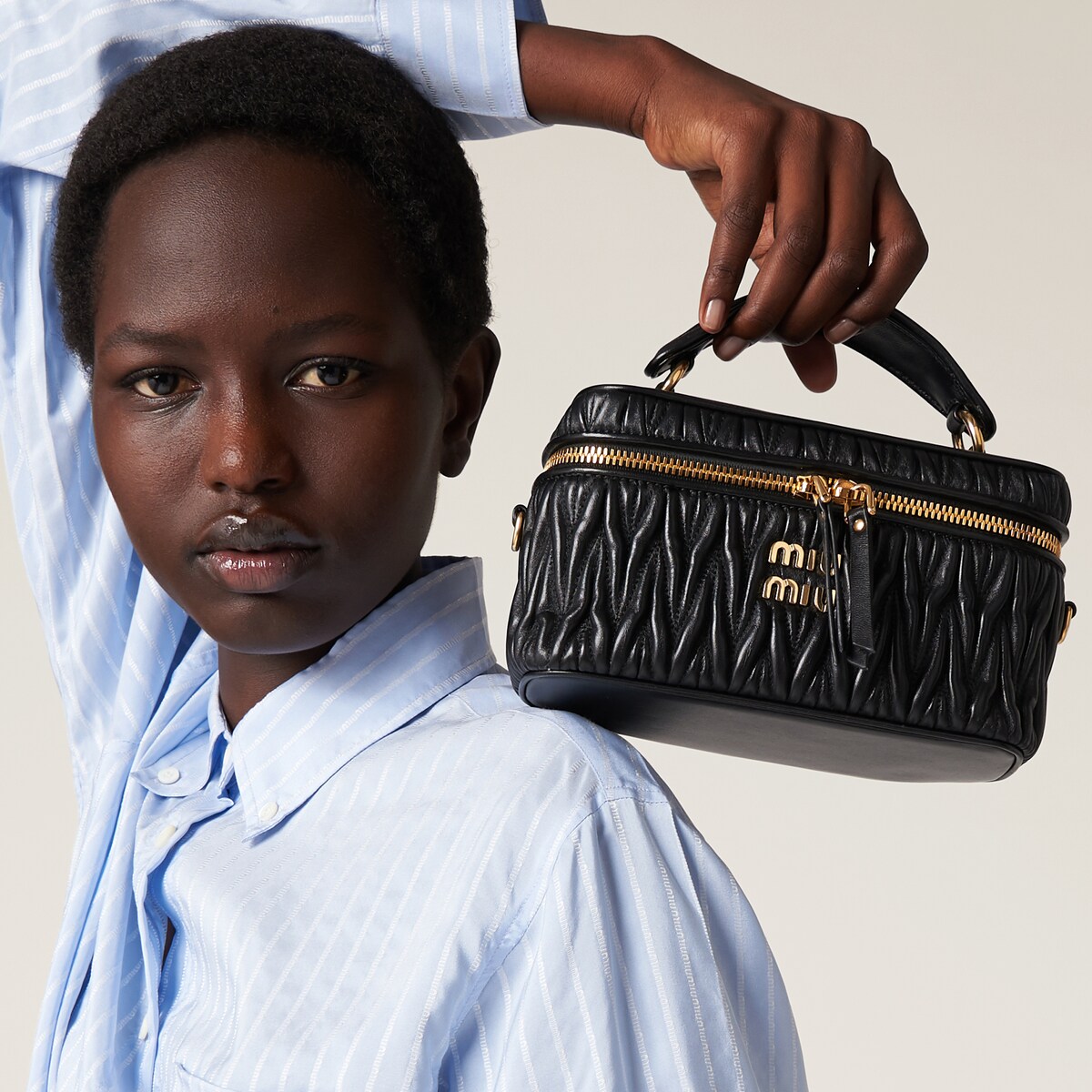 MIUMIU マテラッセレザー ショルダーバッグ