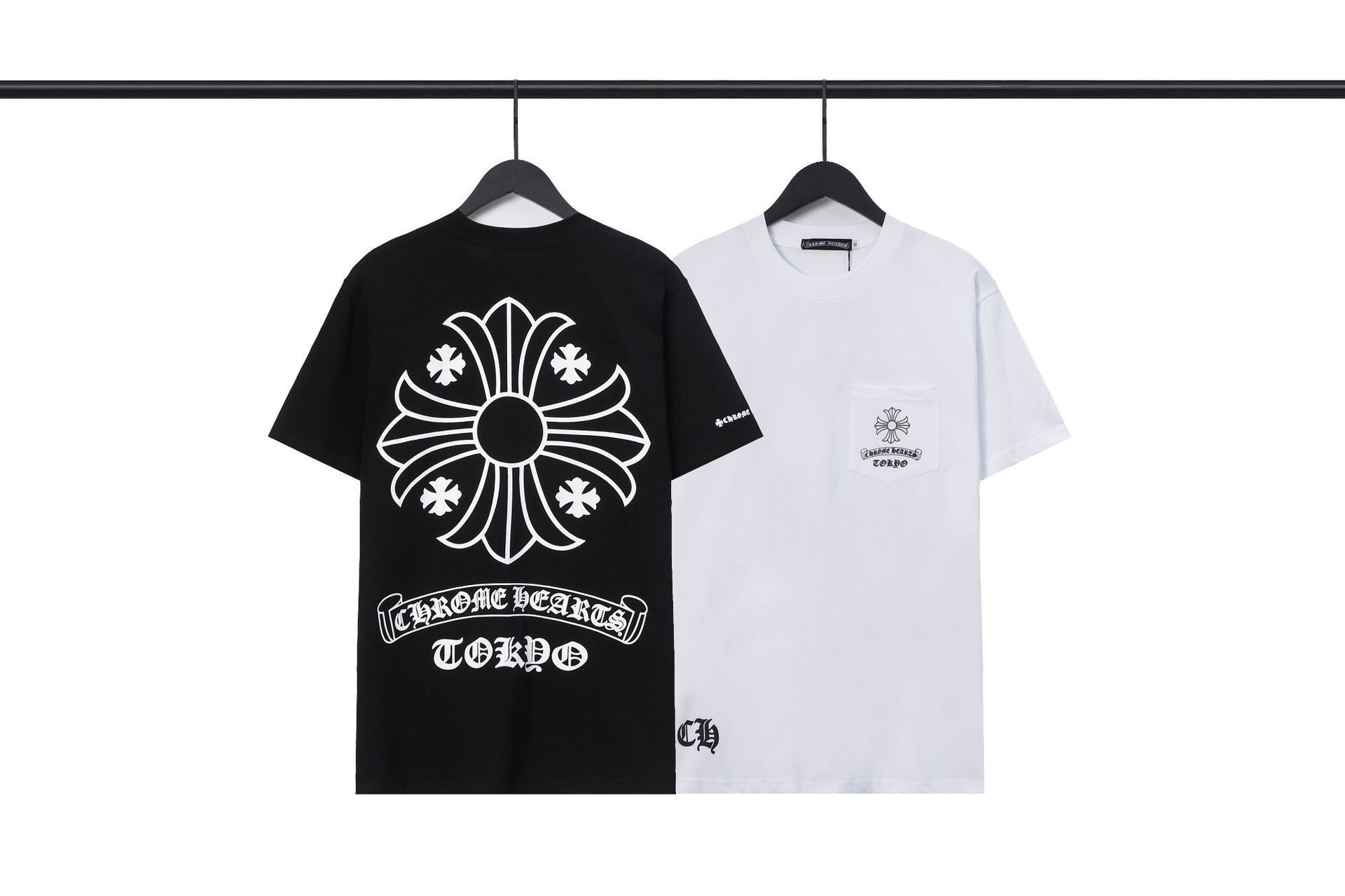 CHROME HEARTS クロムハーツロサンゼルス限定スクロールラベルクロス半袖Tシャツ