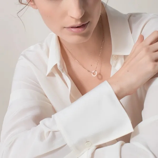 【国内発送/直営店】ネックレス LOVE 、ダイヤモンド2個