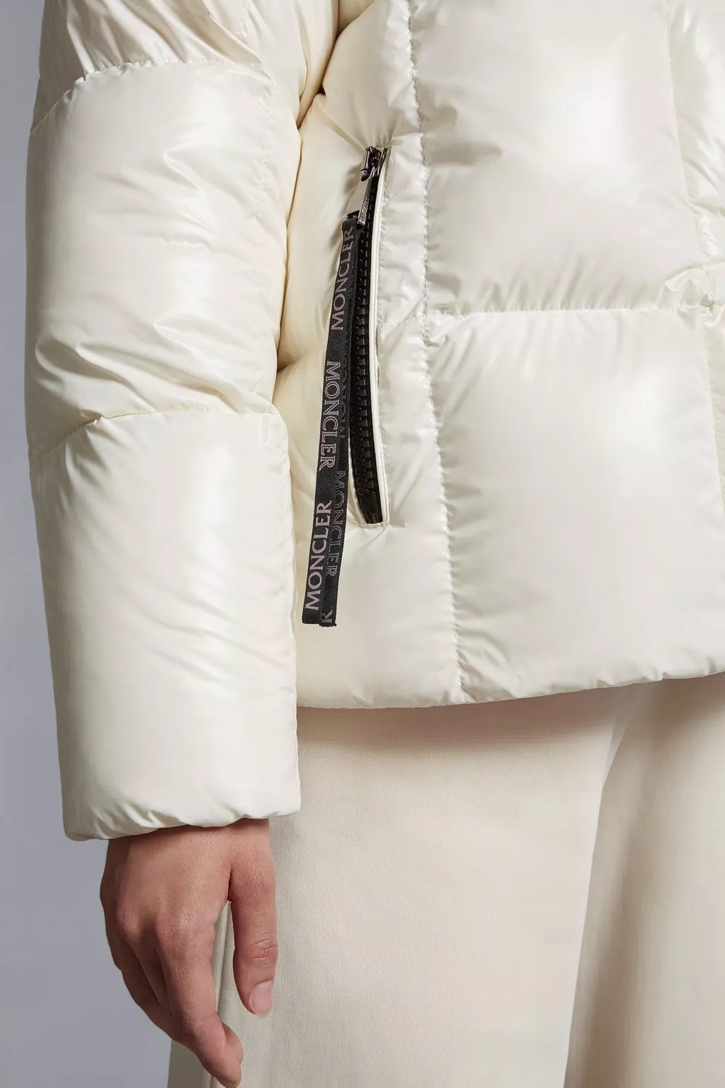 【MONCLERモンクレール】Paranaショートダウンジャケット
