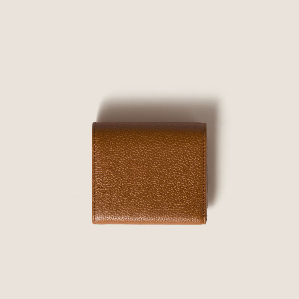 MIUMIU ヴィッテロダイノレザーフラップ付折り財布  mm136884