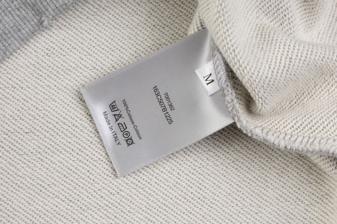 【DIOR】(ディオール )パーカー 男女兼用 ご好評に付き再入荷!