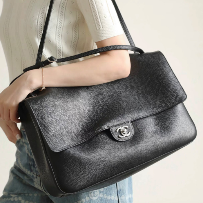 【希少！大容量】CHANEL マキシフラップバッグ ショルダーバッグ