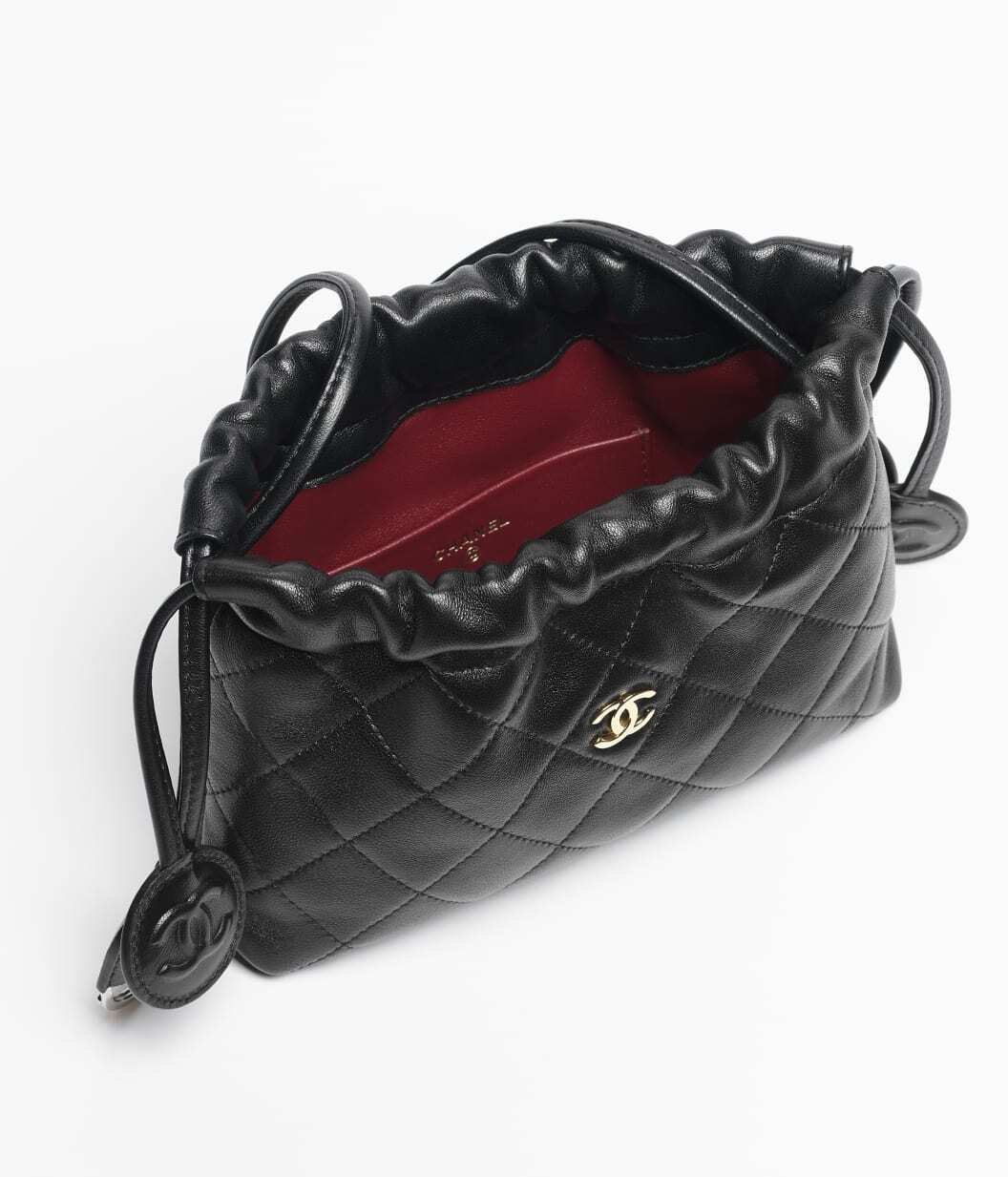 【フォルムが可愛い♪】CHANEL ストラップ クラッチ バッグ