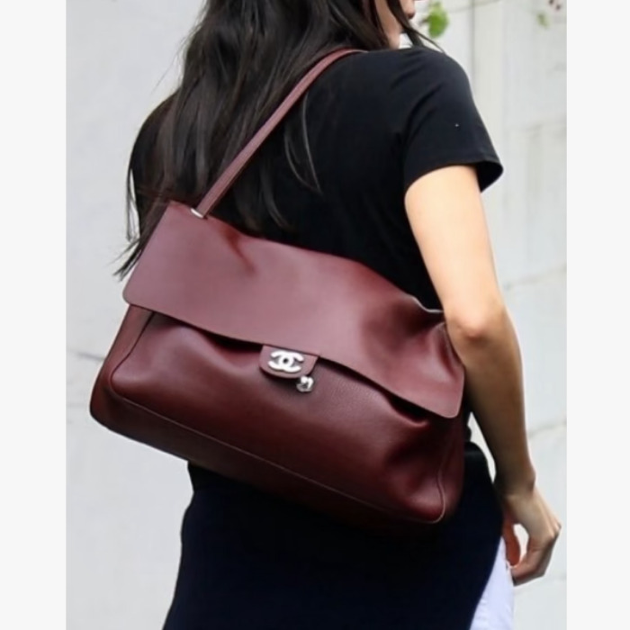 【希少！大容量】CHANEL マキシフラップバッグ ショルダーバッグ
