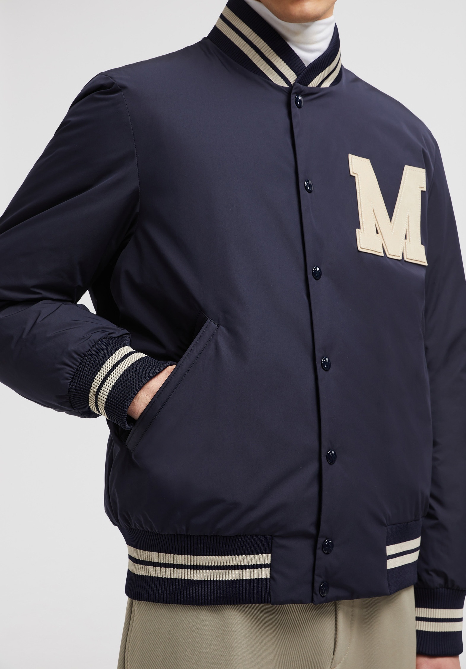 【MONCLER】（モンクレール） 2024春夏 ロゴ入り ボンバーダウンジャケット LATELTIN