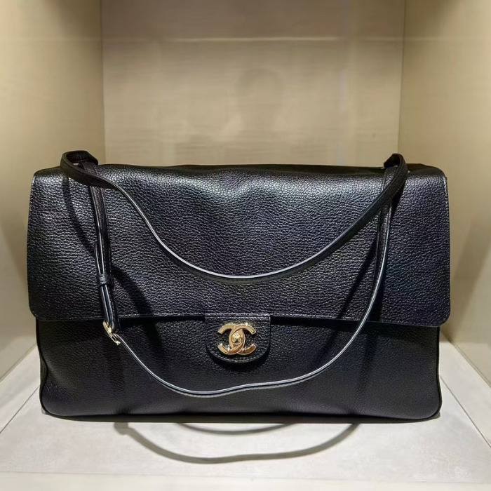 【希少！大容量】CHANEL マキシフラップバッグ ショルダーバッグ