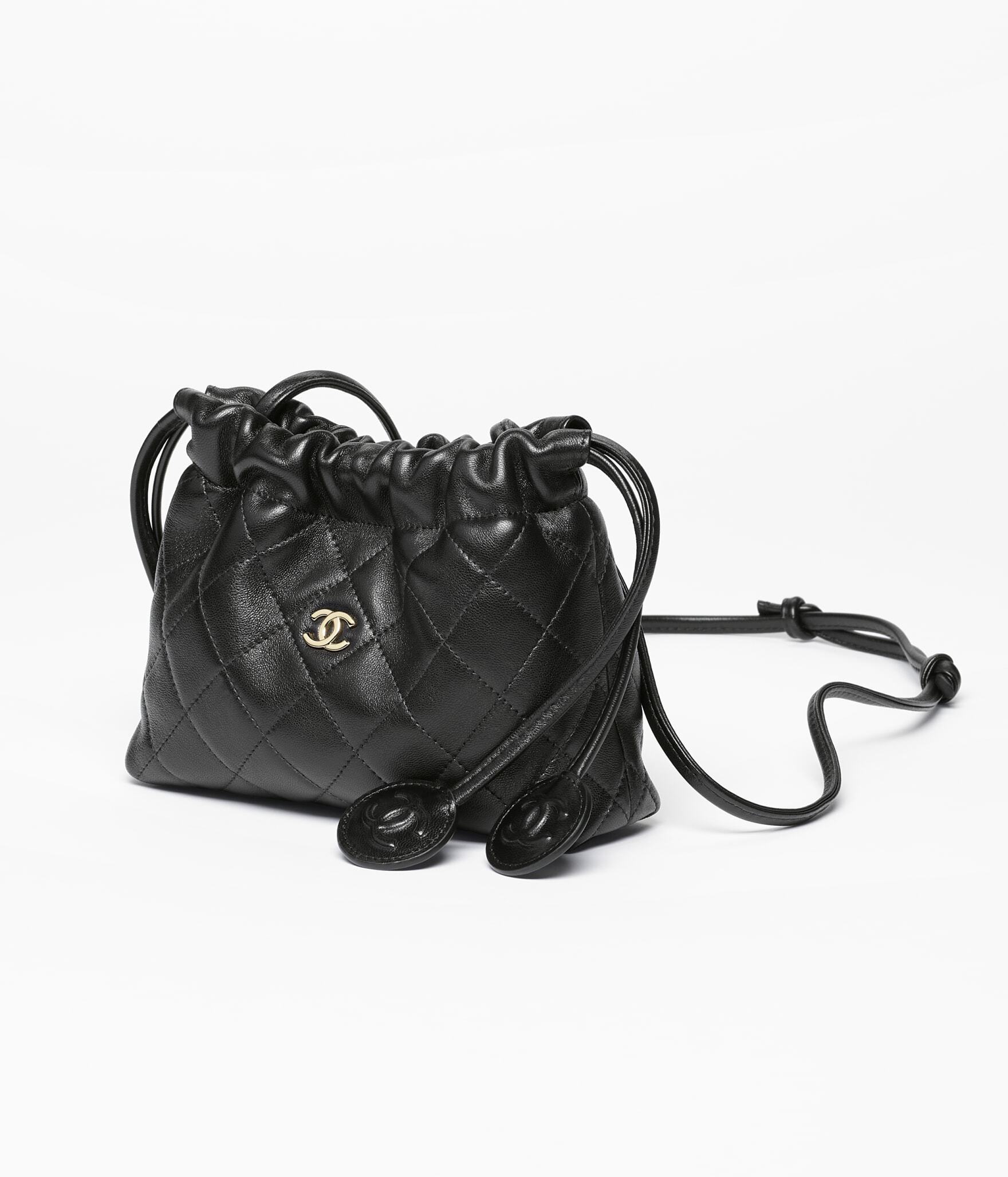 【フォルムが可愛い♪】CHANEL ストラップ クラッチ バッグ