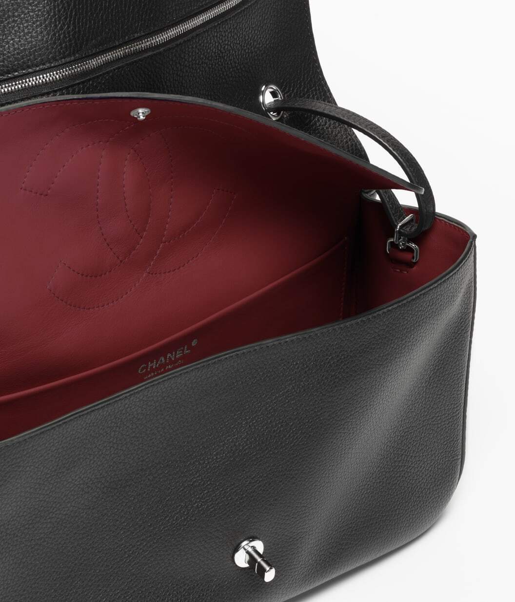 【フォルムが素敵♪】CHANEL マキシ メッセンジャー バッグ