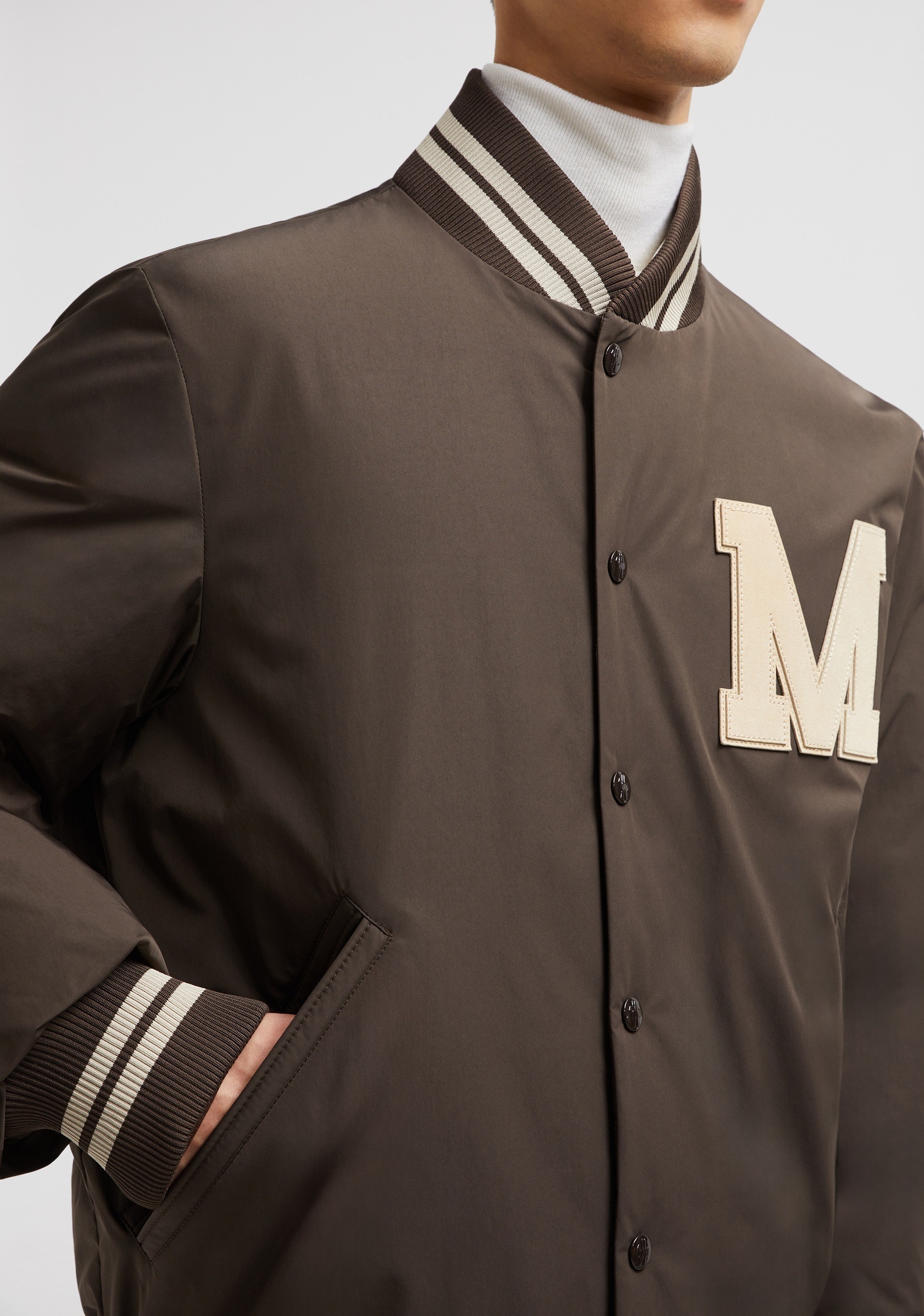 【MONCLER】（モンクレール） 2024春夏 ロゴ入り ボンバーダウンジャケット LATELTIN