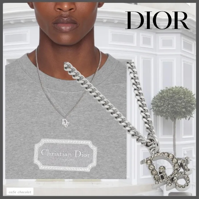 【国内発送/直営店】ディオール シルバー トーン クリスタル アクセント ロゴ ペンダント ネックレス
