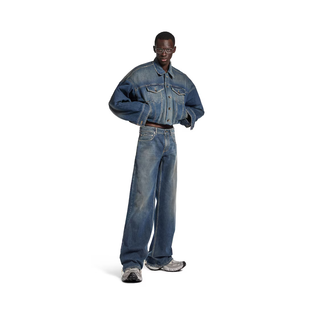 大注目◆【BALENCIAGA】バレンシアガ  6XL スニーカー トープ/グレー/ブラック の メンズ 6xl スニーカー