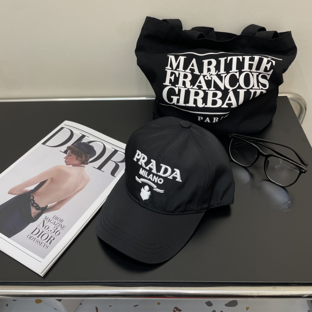 【PRADA】Re-Nylon ベースボールキャップ