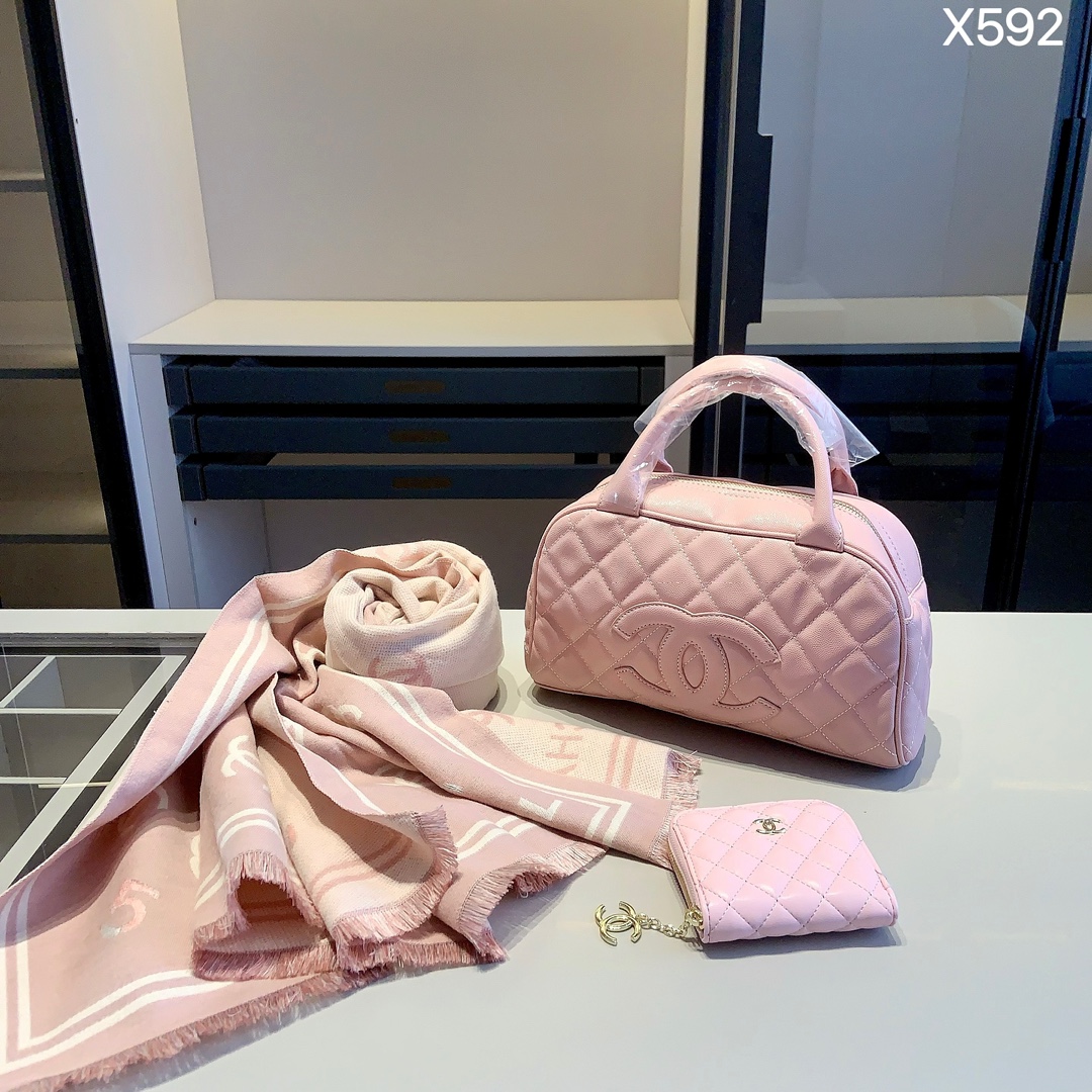 CHANEL シャネルギフトセット 3点 セット バック＋財布＋マフラー ピンク