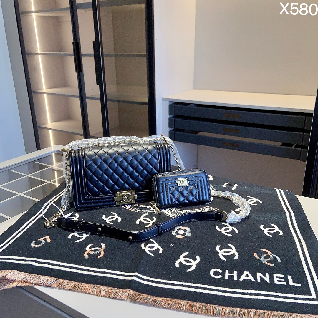 CHANEL シャネルギフトセット 3点 セット Lambskinバック＋財布＋マフラー ブラック