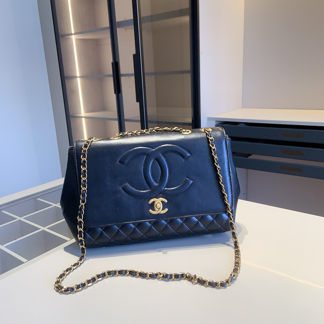 CHANEL シャネルギフトセット 3点 セット　Vintage CC Maxi Flapバック＋財布＋マフラー ブラック