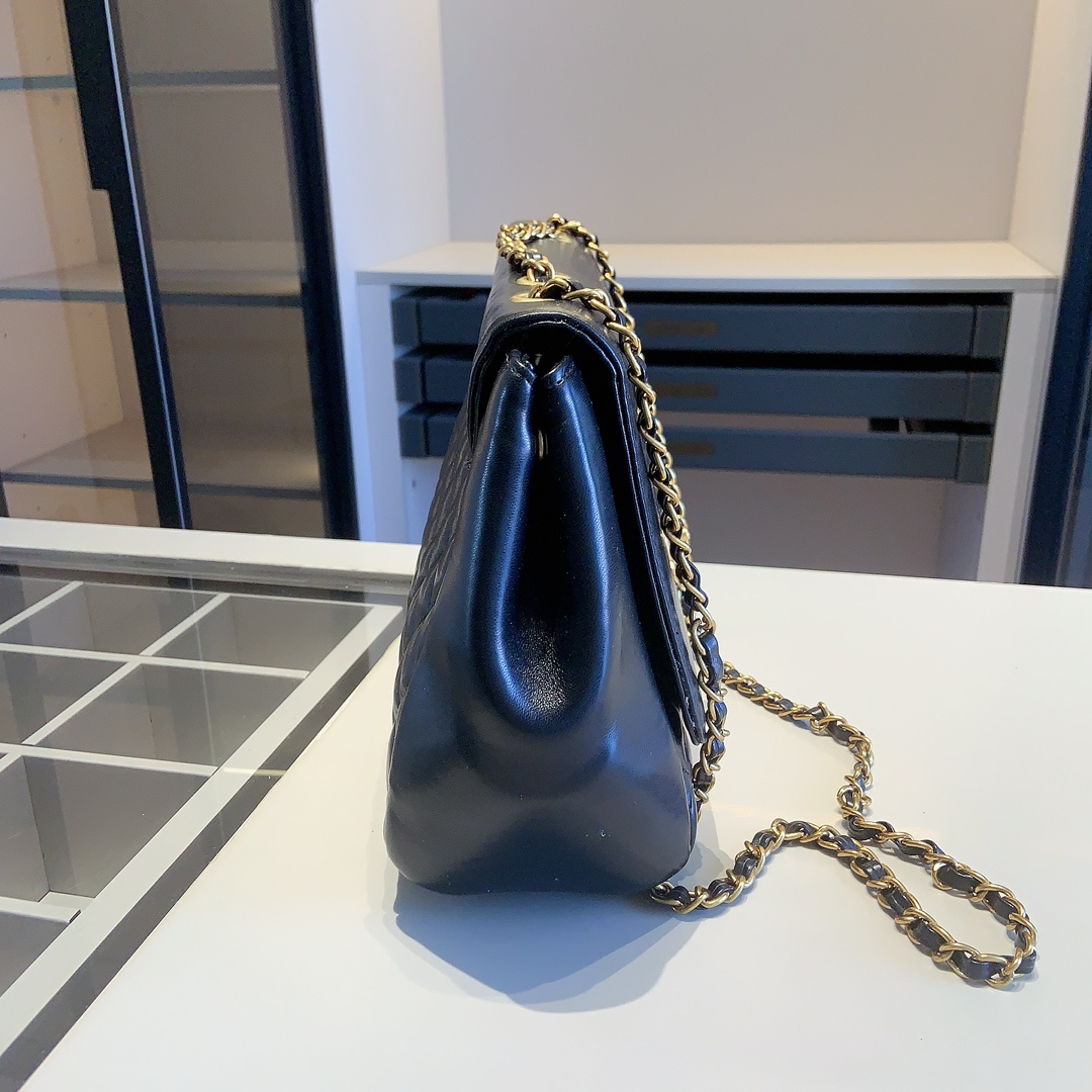 CHANEL シャネルギフトセット 3点 セット　Vintage CC Maxi Flapバック＋財布＋マフラー ブラック