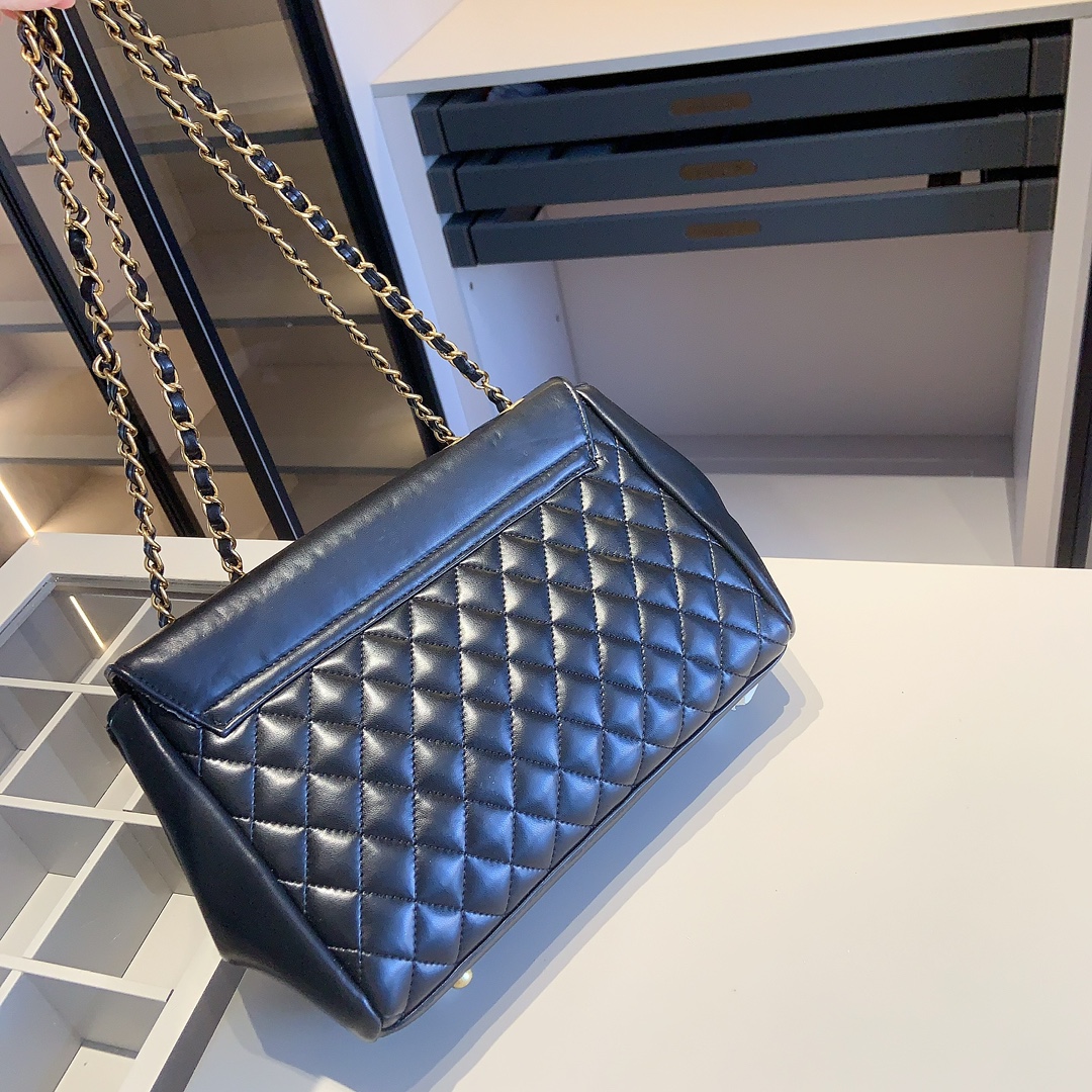 CHANEL シャネルギフトセット 3点 セット　Vintage CC Maxi Flapバック＋財布＋マフラー ブラック