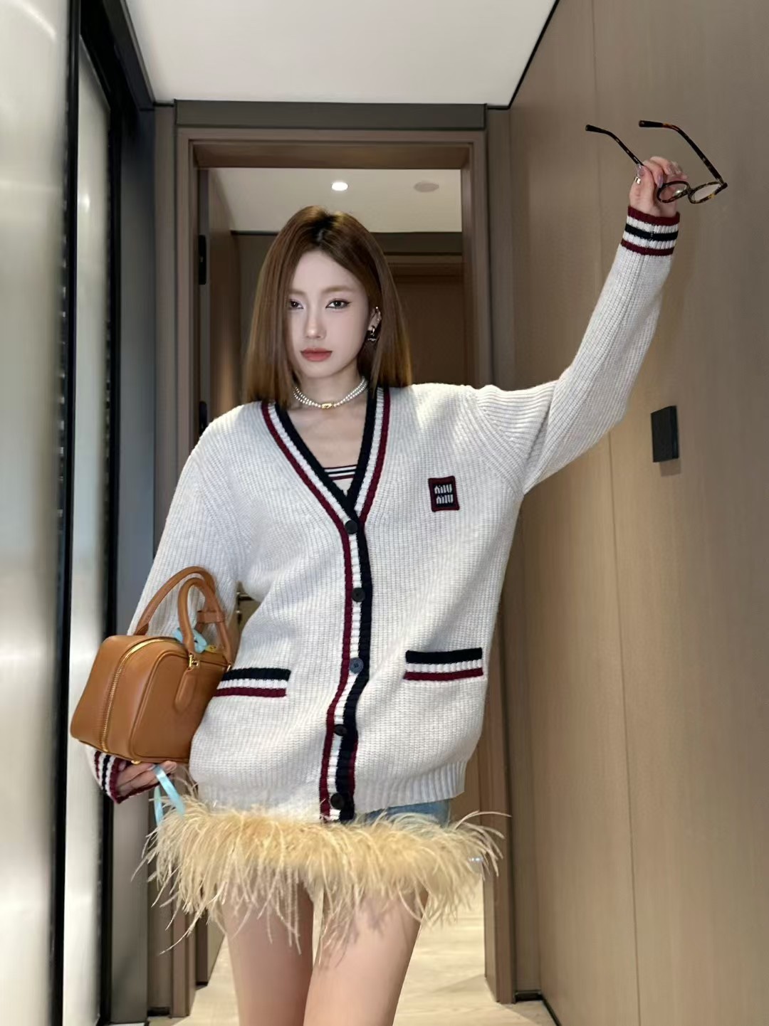 MiuMiu（ミュウミュウ）刺繍ロゴ入り字母カーディガンニットセーター