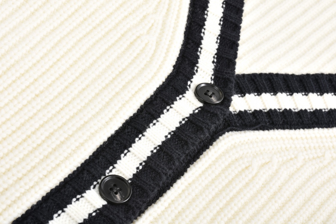 MiuMiu（ミュウミュウ）ロゴ入りカラーコンビカーディガンニット