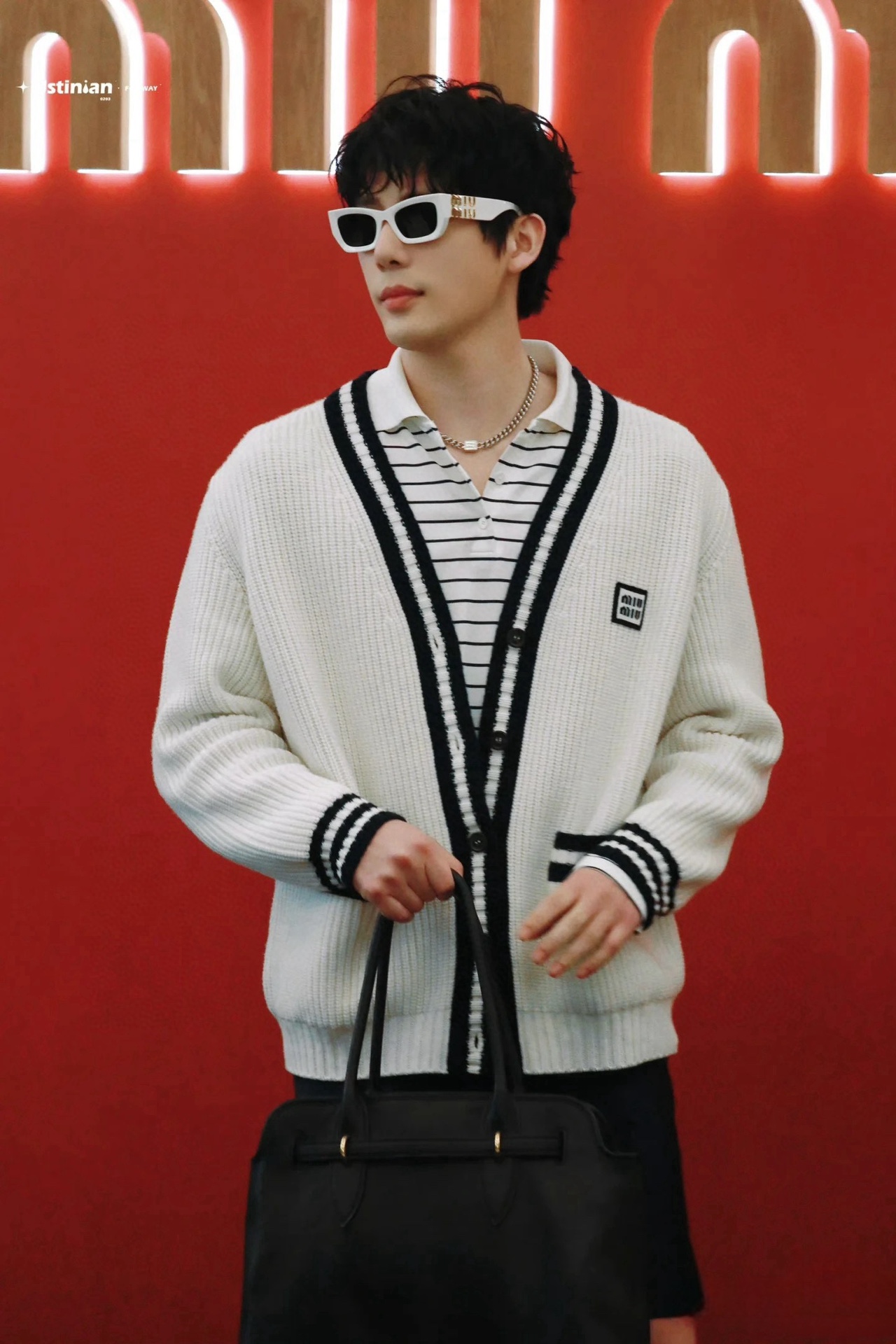 MiuMiu（ミュウミュウ）ロゴ入りカラーコンビカーディガンニット