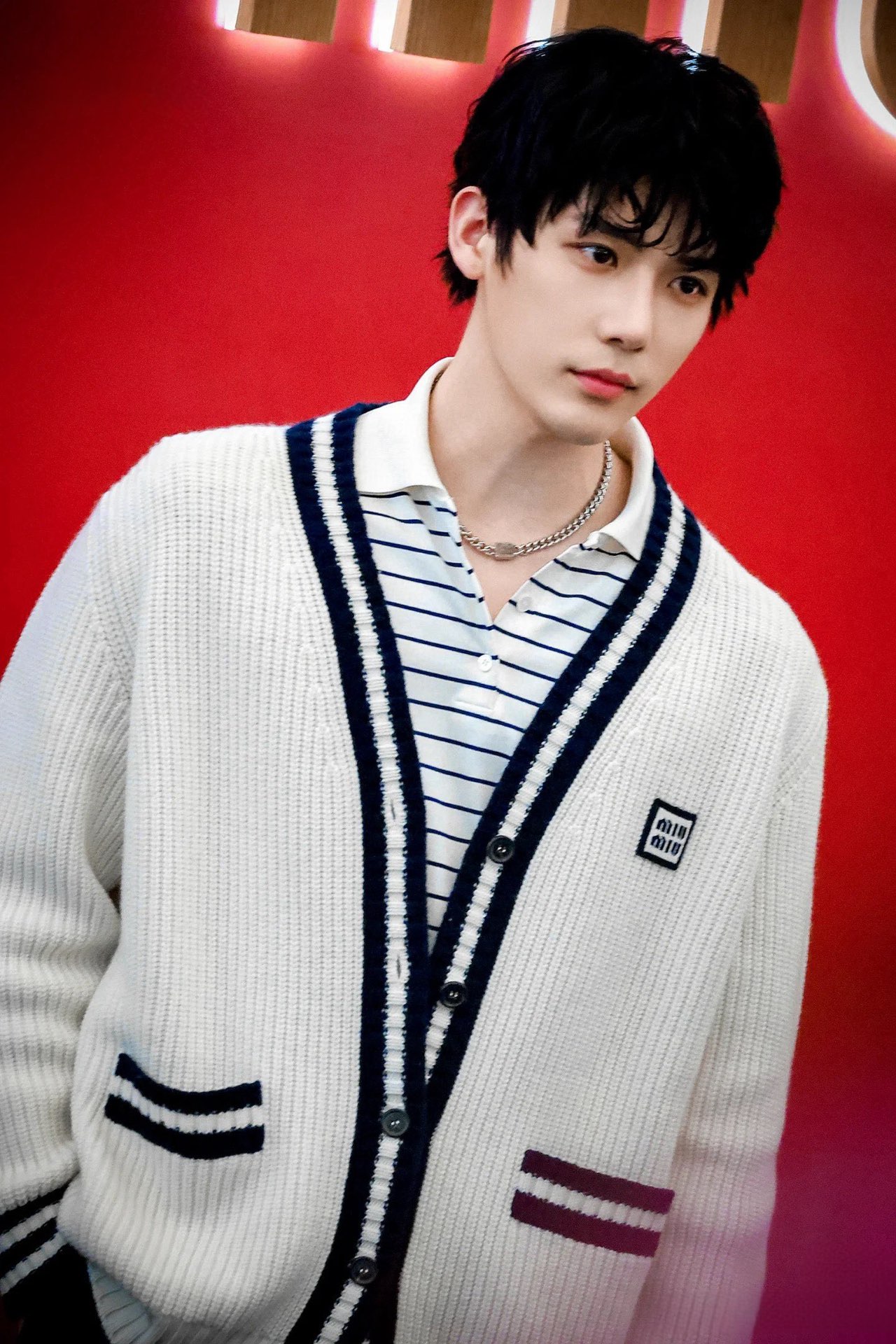 MiuMiu（ミュウミュウ）ロゴ入りカラーコンビカーディガンニット