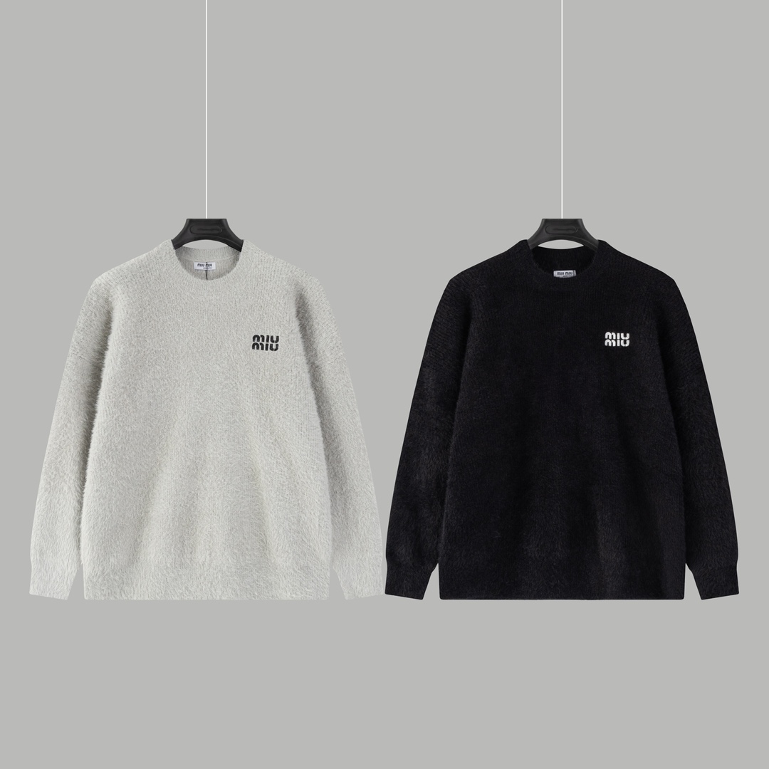 MIUMIU（ミュウミュウ）モヘア素材 ラウンドネックセーター