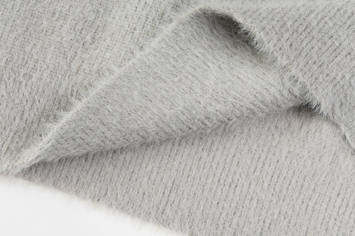 MIUMIU（ミュウミュウ）モヘア素材 ラウンドネックセーター