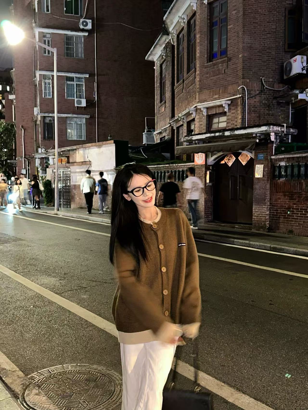 MiuMiu（ミュウミュウ） 24FW秋冬 フェイクレイヤードウールロゴカーディガン