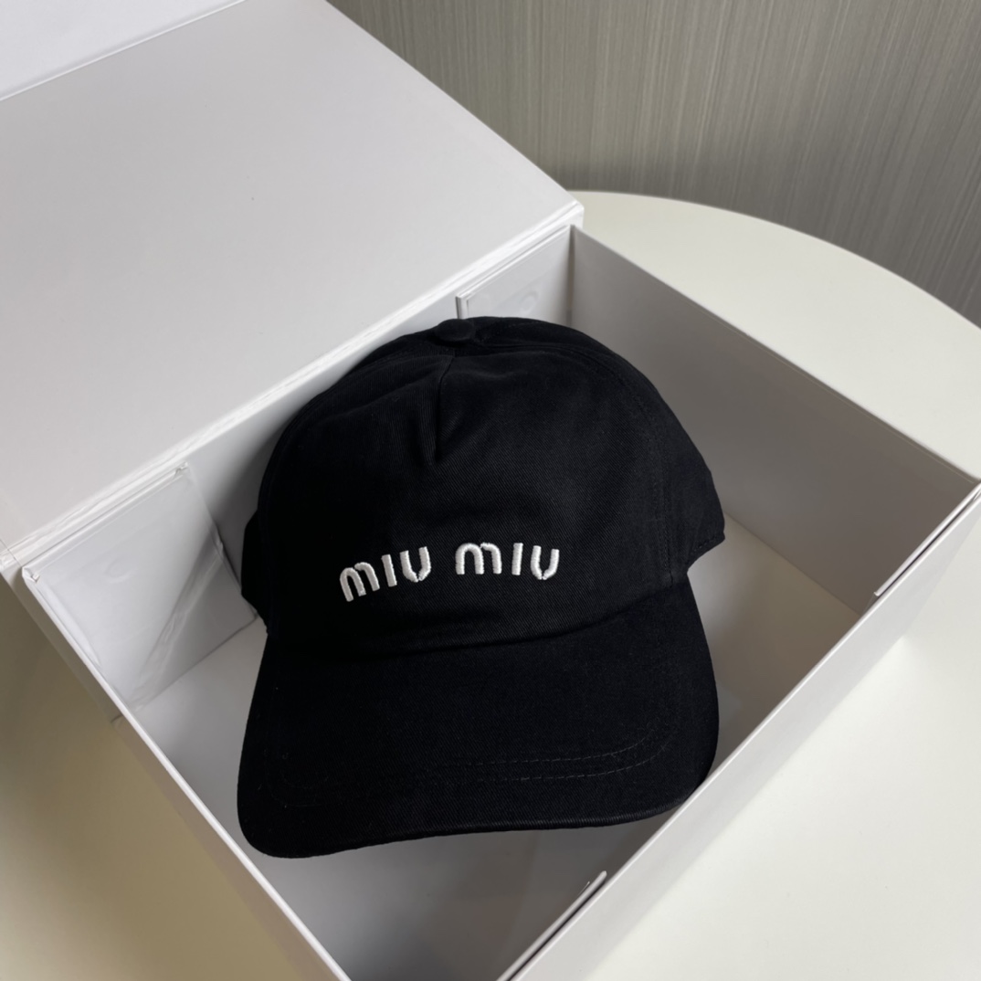 MiuMiu　Drill コットン*ベースボールキャップ