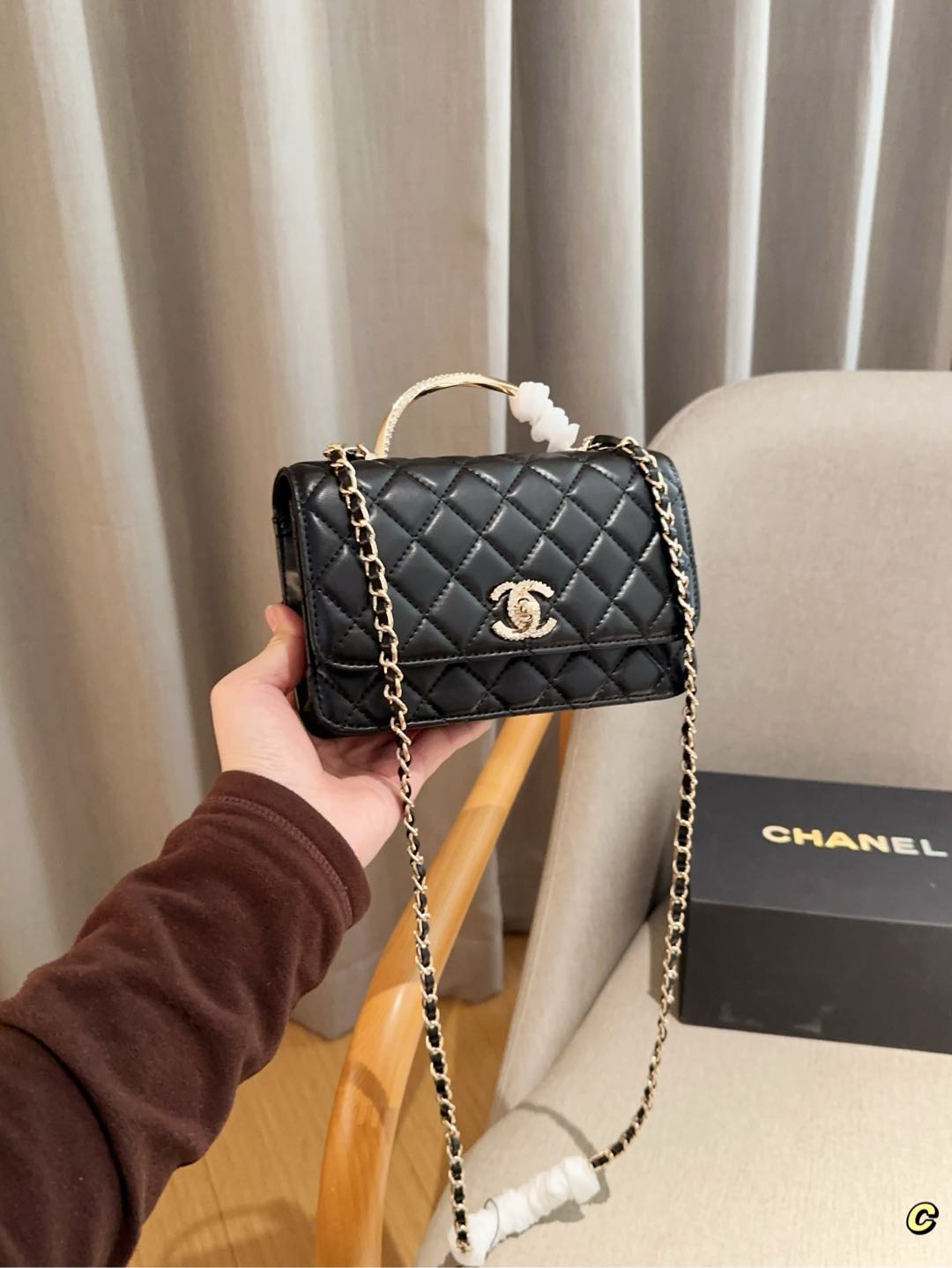 【CHANEL】シャネルトップハンドルが上品♪ チェーン付クラッチバッグ